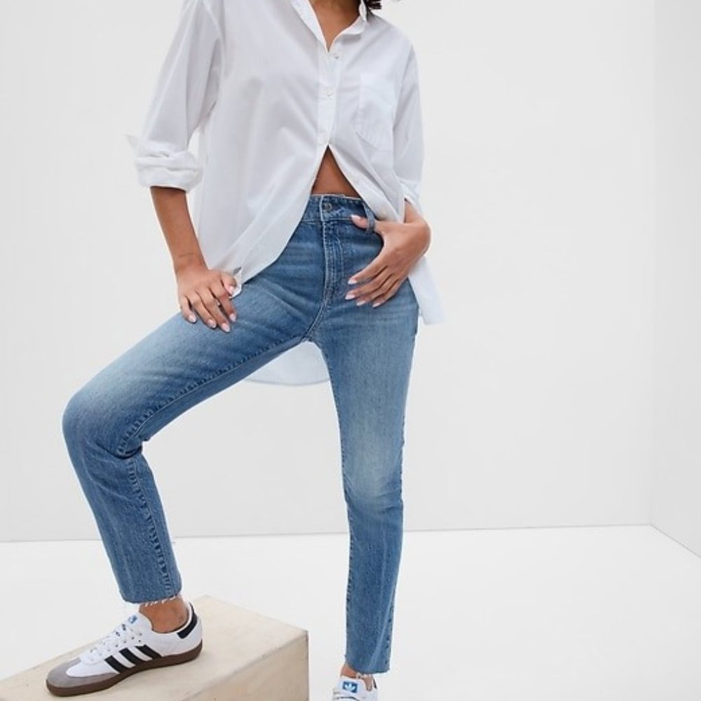 GAP Factory Mid Rise Slim Boyfriend Jeans With Washwell | Size 31 | New!